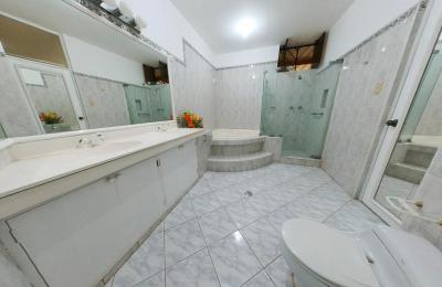 ALQUILER DE CASA EN CALLE LOS SAUCES, URB. SANTA VICTORIA